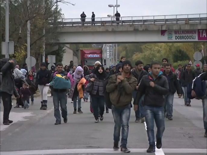 2000 لاجئ يتكدسون على حدود سلوفينيا مع النمسا