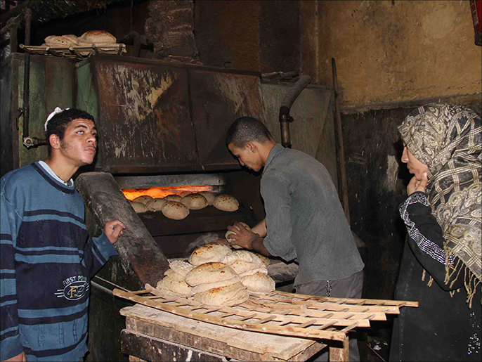 أزمة التموين بالقمح قد تؤثر على سعر الخبز غير المدعوم في مصر (الجزيرة نت)